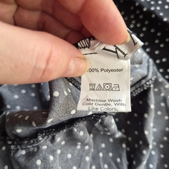 Chic Black and White Long Sleeve Dress - Picture 10 of 11